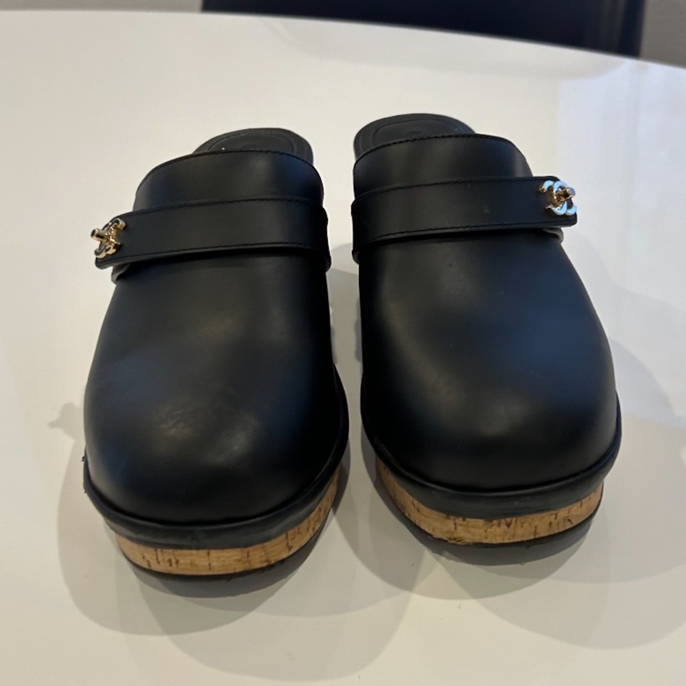 Chanel black clogs very good condition, barely worn , size 40